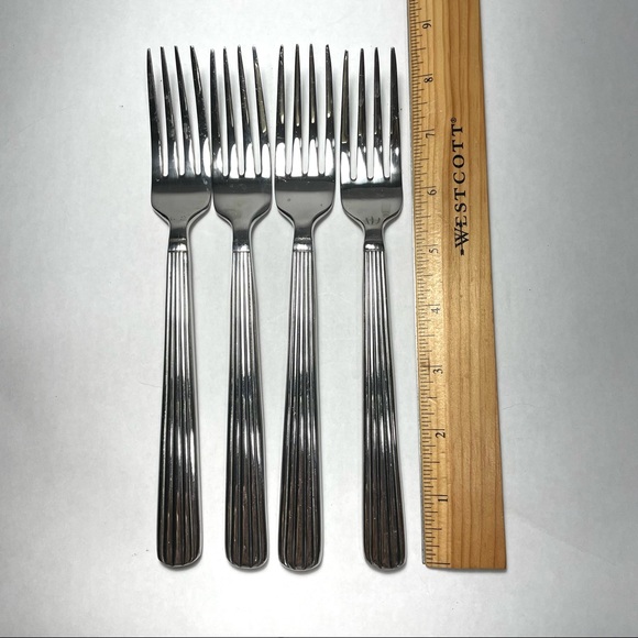 Towle Silver Stainless Dinner Forks set of 4 - Picture 3 of 7